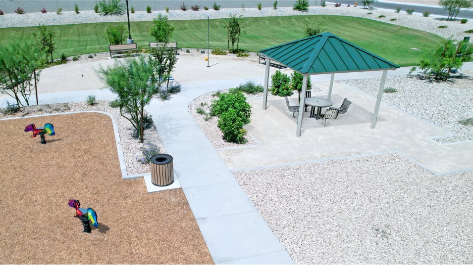 Picnic area at Verde Trails